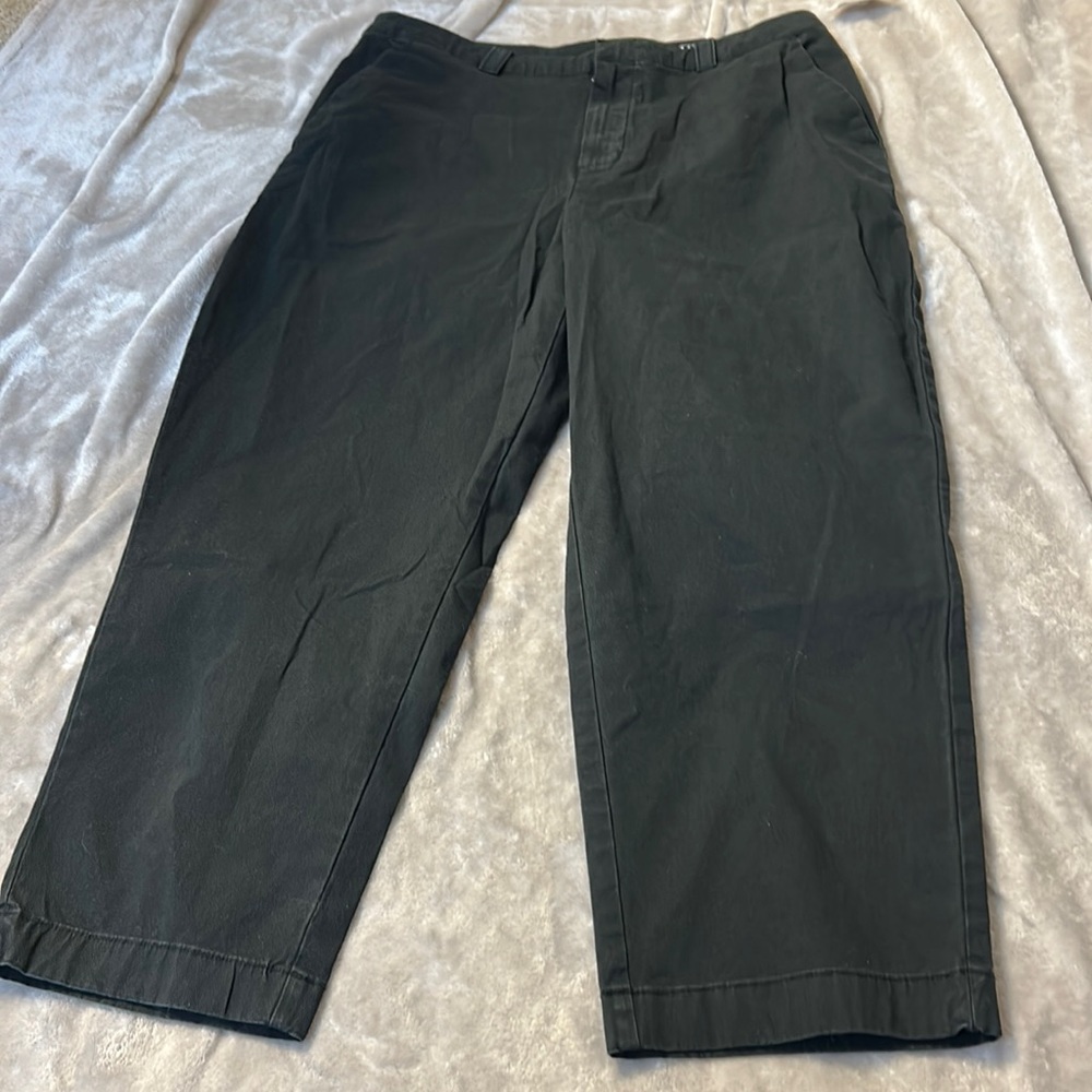 NWT gap black straight leg Khaki pants